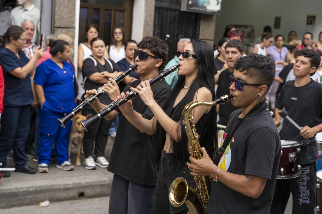La UNIOC conecta el talento local y el arte: exitosa celebración de Estuferia y cierre cultural institucional
